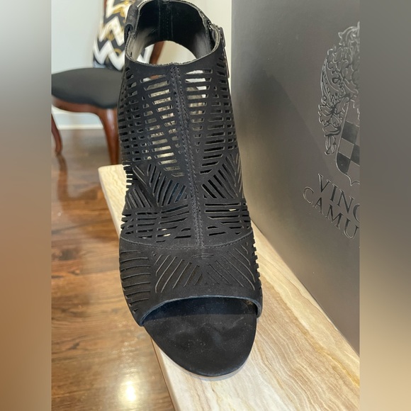 VC-KIMORA Sandal by Vince Camuto - Picture 3 of 4